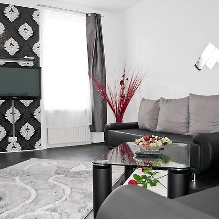 Royal Resort Apartments Westbahnhof Viena Habitación foto