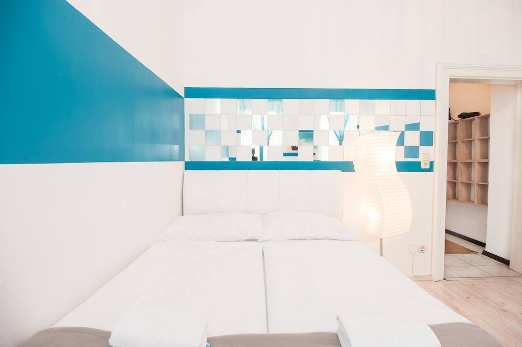 Royal Resort Apartments Westbahnhof Viena Habitación foto