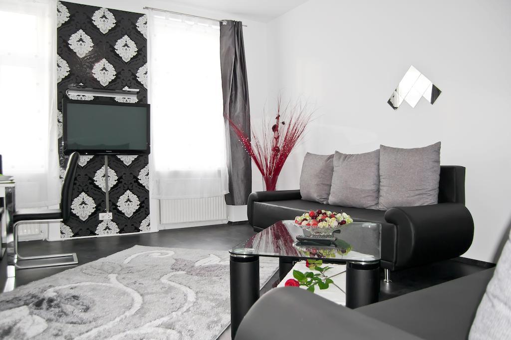 Royal Resort Apartments Westbahnhof Viena Habitación foto