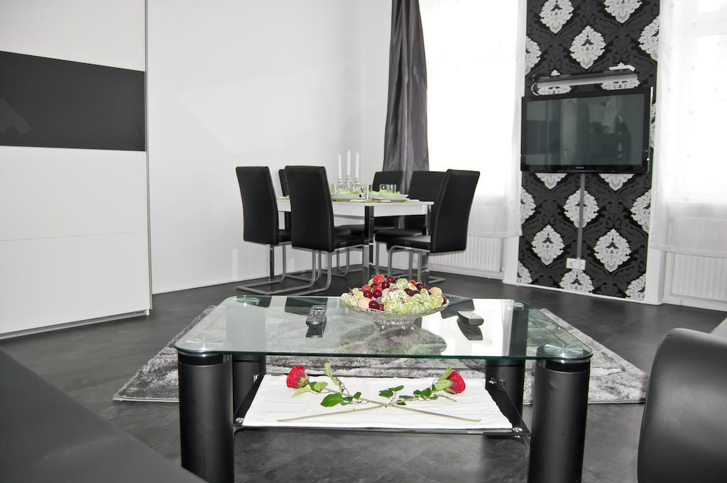 Royal Resort Apartments Westbahnhof Viena Habitación foto