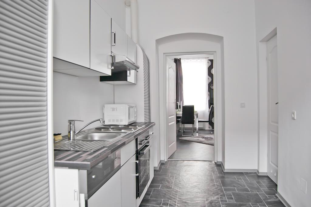 Royal Resort Apartments Westbahnhof Viena Habitación foto